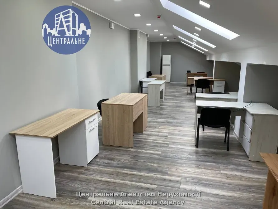 Сдаётся Бизнес-центр / Административное здание площадь 70 кв.м 3-й этаж Черновцы Міцкевича Черновцы - изображение 2