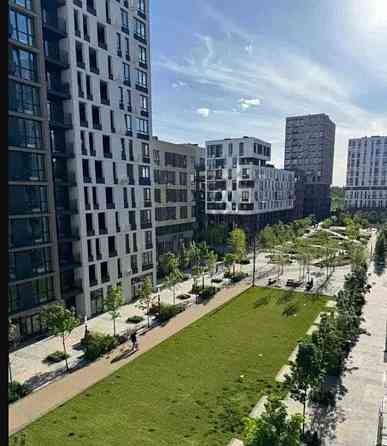 Продаж Квартира 2-кімнатна, 5/7 поверх на Салютна вул., д. 2б Київ