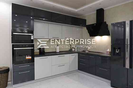 Продаж Квартира 3-кімнатна, 22/25 поверх на вул. Зарічна Київ