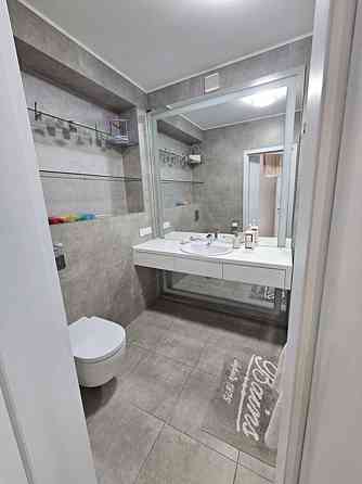 Продаж Квартира 2-кімнатна, 10/10 поверх на Василя Жуковського вул., 16-24 Dnipro