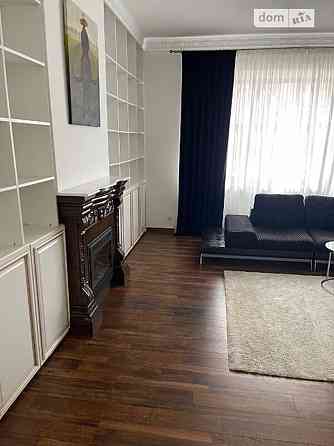 Оренда Квартира 3-кімнатна, 4/4 поверх на ул. Воздвиженская Kiev