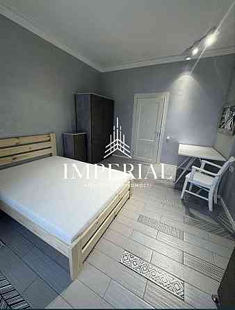 Оренда Квартира 4-кімнатна, 24/24 поверх на вул. Кирило-Мефодіївська Київ