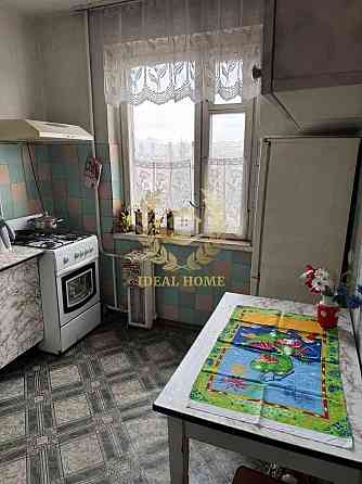 Продаж 3-кімнатної квартири біля метро Чернігівська Київ