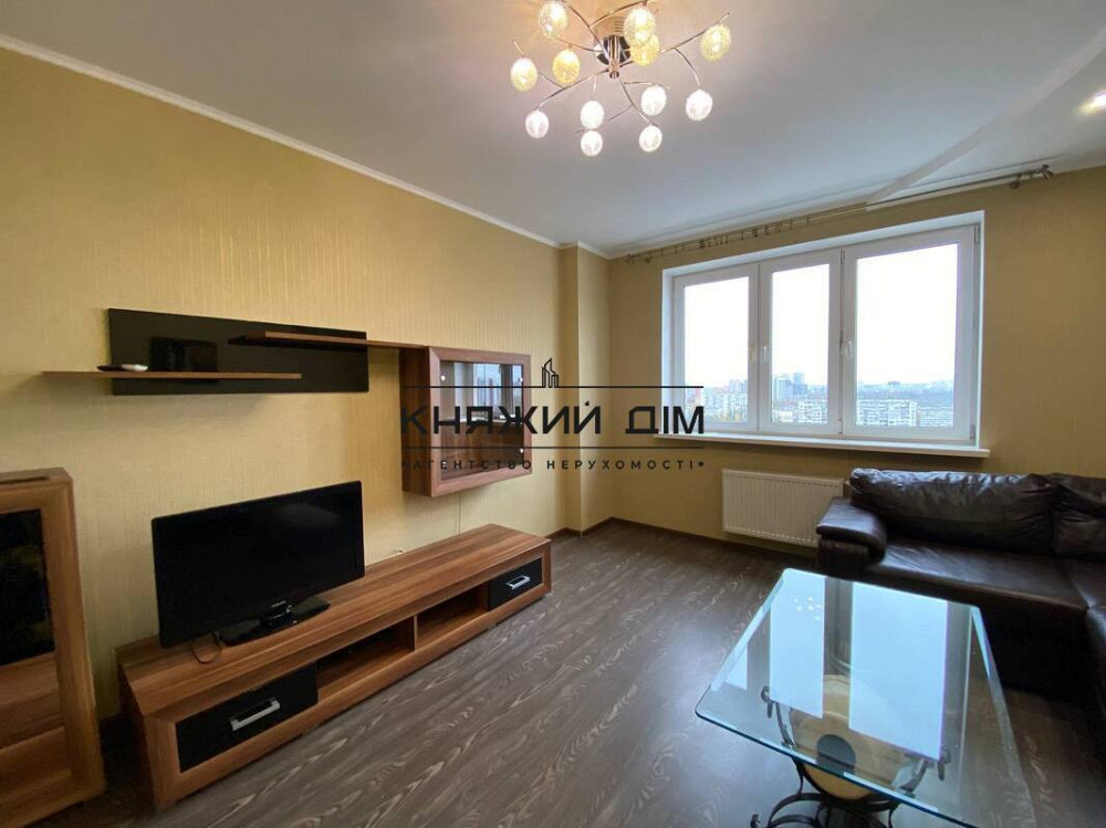 Є генератор! Відмінна трикімнатна роздільна квартира на Березняках. код об’єкта 1133556 Киев - изображение 1