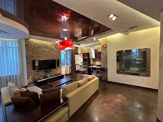 Оренда Квартира 1-кімнатна, 12/25 поверх на Верховинна, 35 Киев