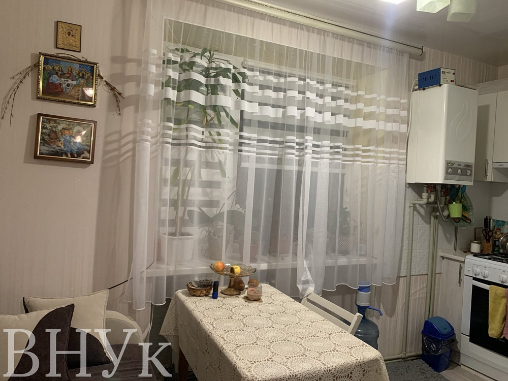 Продаж Квартира 1-кімнатна, 1/4 поверх на Рокині Наукова Рокині - фото 2