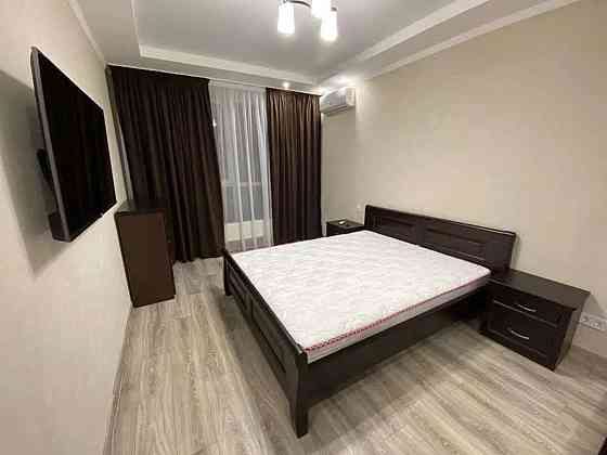 Оренда Квартира 1-кімнатна, 19/21 поверх на Ревуцького, 40в Київ