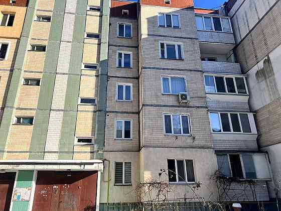 Продаж Квартира 3-кімнатна, 4/5 поверх на Синьоозерна вул., д. 4-А Київ