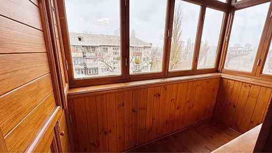 Продаж Квартира 2-кімнатна, 5/5 поверх на Строителей, 4а Київ