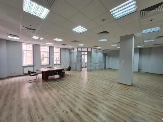 Здається Офісні приміщення площа 131.6 кв.м 2-й поверх Київ Верхній Вал 4А Київ