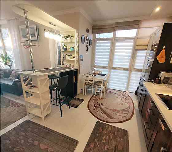 Оренда Квартира 2-кімнатна, 6/22 поверх на ул. Белорусская, 3 Киев