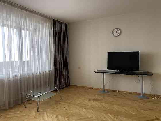 Оренда Квартира 3-кімнатна, 14/18 поверх на улица Старонаводницкая, д.6 Kiev