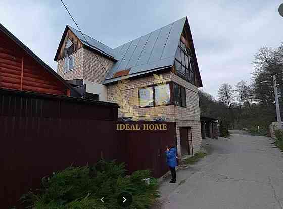 Продам будинок біля Голосіївського парку в оточенні озер. Киев