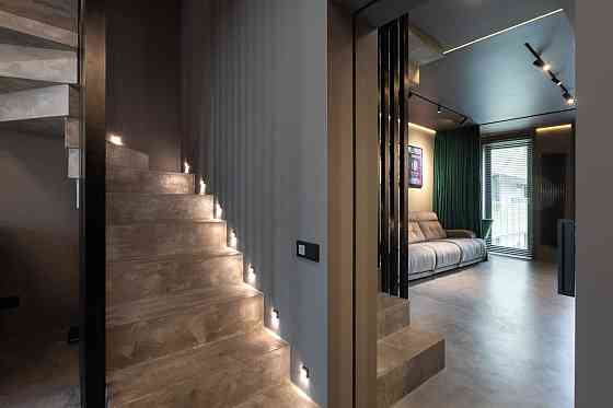 Продаж Квартира 3-кімнатна, 7/9 поверх на Набережно-Рибальська дорога вул., д. 3 Киев