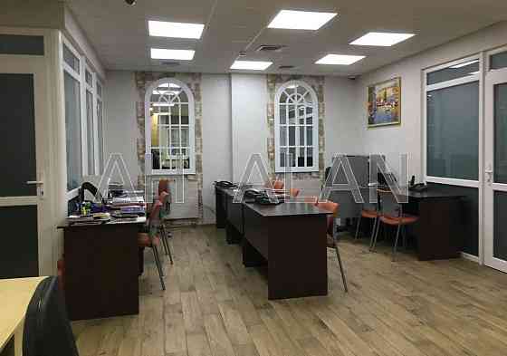 Оренда Будинок 3-кімнатний на Гончара Олеся вул., 35 Київ