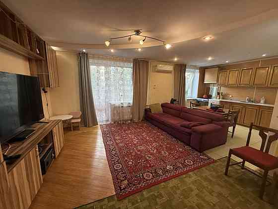 Оренда Квартира 3-кімнатна, 2/9 поверх на Прирічна, 19Г Київ