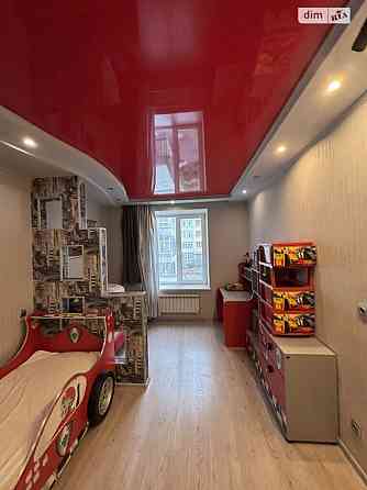 Продаж Квартира 3-кімнатна, 2/9 поверх на Ющенка Винница