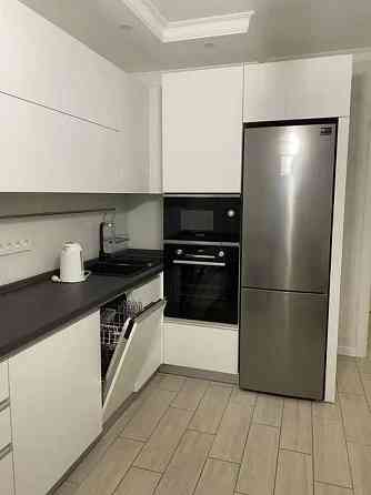 Оренда Квартира 1-кімнатна, 10/27 поверх на ул. Светлая Kiev