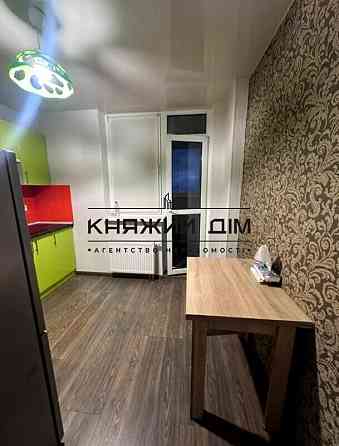 Оренда Квартира 1-кімнатна, 20/26 поверх на Крушельницкой Соломии ул. Kiev