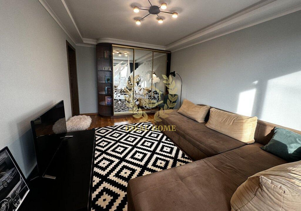 Продаж 2 к. квартири, м. Лівобережна Киев - изображение 1