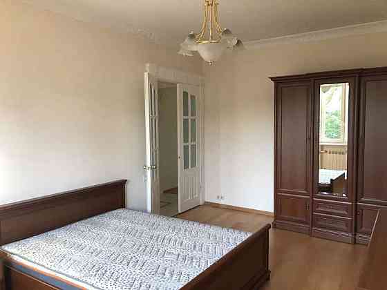 Оренда Квартира 3-кімнатна, 5/5 поверх на ул. Михаила Стельмаха Kiev