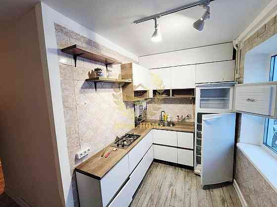 Продаж Квартира 2-кімнатна, 3/5 поверх на Космическая ул., 5 Киев