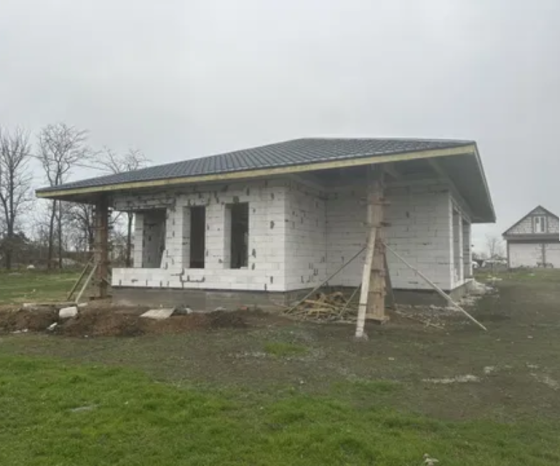 Продам дом на этапе строительства в с.Красноселка (Лиманский р-н, 5 км от Одессы) Krasnosilka