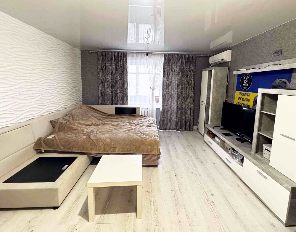 Продаж Квартира 3-кімнатна, 9/9 поверх на Сухомлинского, 50А Дніпро - фото 1