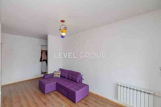 Продаж Квартира 2-кімнатна, 5/5 поверх на Кирилівська Київ