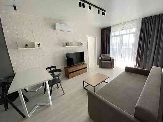 Продаж Квартира 3-кімнатна, 17/25 поверх на Васильківська вул., д. 100а Kiev