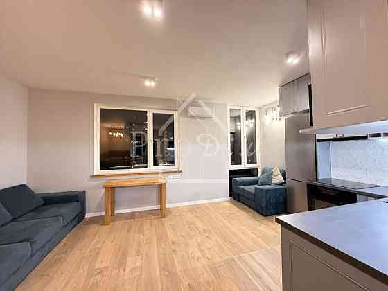 Оренда Квартира 1-кімнатна, 4/4 поверх на Практична вул., 2 Киев