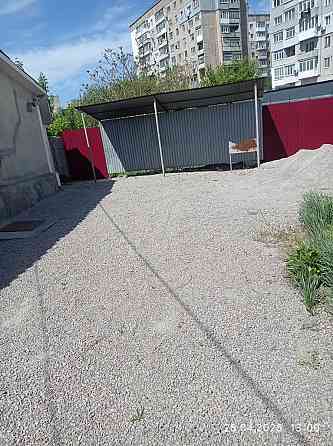 Продам півбудинку і земельну ділянку 6.9 сот.в центрі міста.. Кропивницький