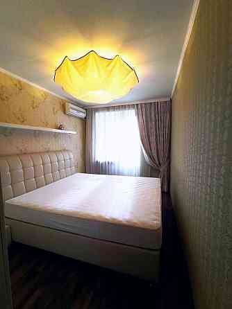 Продаж Квартира 4-кімнатна, 9/9 поверх на Строителей, 12 Дніпро