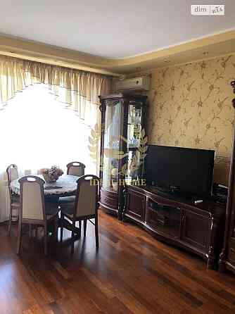 3-кімнатна квартира на Єреванській, Солом’янський район, 4/5, капремон Киев