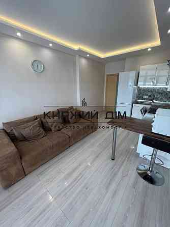 Оренда Квартира 2-кімнатна, 24/25 поверх на Драгоманова ул. Київ