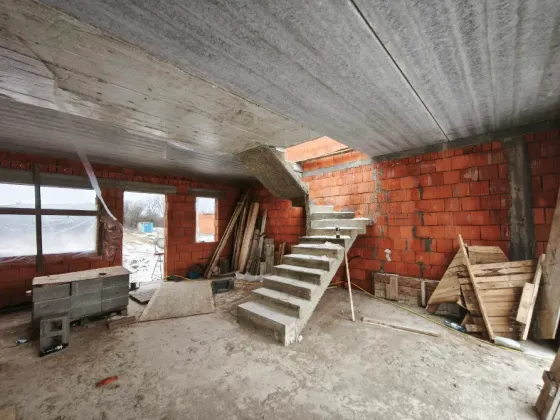 Продаж 2-поверховий Котедж з ділянкою 1.5 сот 110 кв.м 3 кімн. на Олени Пчілки Ужгород