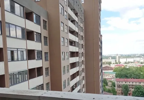 Продам квартиру після будівельників, ЖК Баку Дніпро