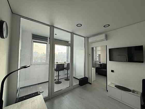 Продаж Квартира 2-кімнатна, 6/36 поверх на Берестейський вул., д. 11 Киев