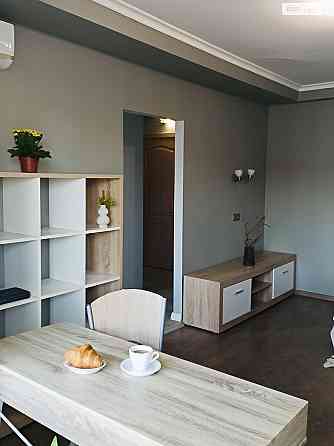 Оренда Квартира 1-кімнатна, 6/9 поверх на вул. Жилянська, 69-71 Київ