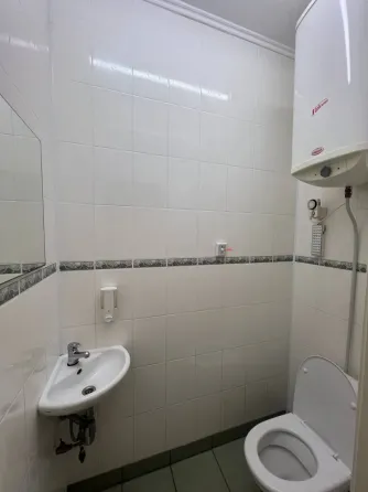 Здається Приміщення в житловому будинку площа 44.7 кв.м 1-й поверх Київ бульвар Лесі Українки 15 Київ