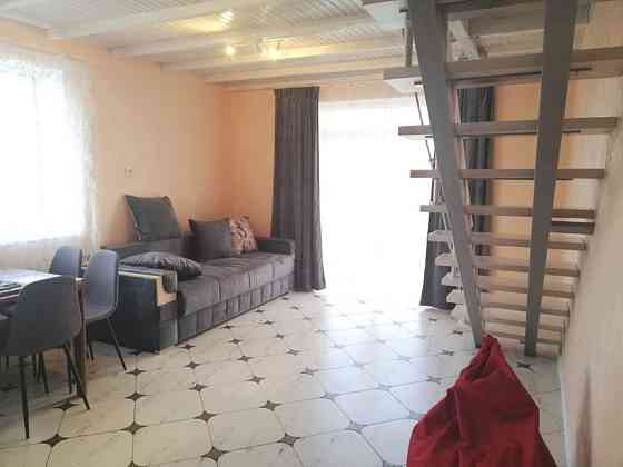 Оренда Квартира 3-кімнатна, 2/3 поверх на Садовая ул. Київ