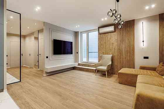 Продаж Квартира 3-кімнатна, 9/9 поверх на Тадея Рильського вул., д. 4А Київ