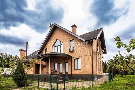 Продаж Будинок 5-кімнатний на вул. Бузкова Kharkiv