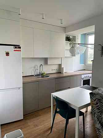 Оренда Квартира 1-кімнатна, 6/9 поверх на Василя Яна, 16 Киев