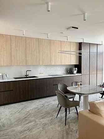 Продаж Квартира 3-кімнатна, 13/16 поверх на вул. Мінський Kharkiv