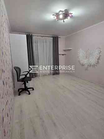 Продаж 3к Квартира 90 кв.м Макаренко вул. Kiev