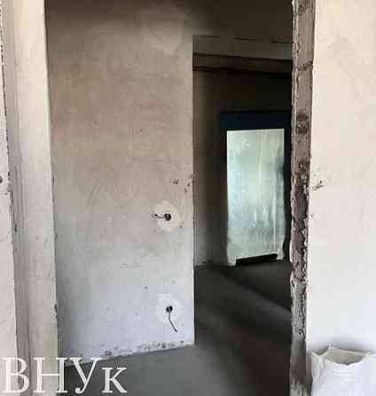 Продаж Квартира 4-кімнатна, 5/5 поверх на Охіри Uzhhorod