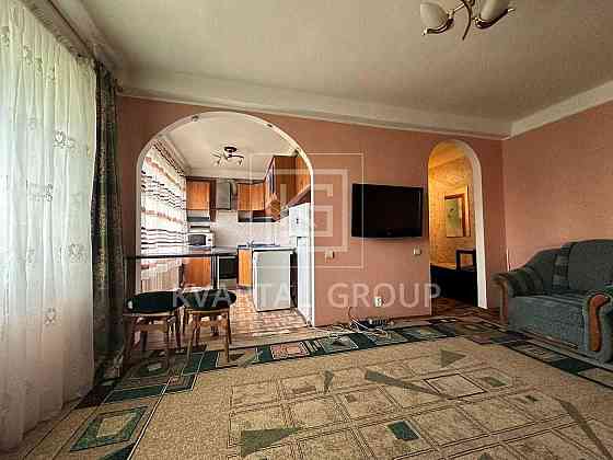 Продаж Квартира 2-кімнатна, 5/5 поверх на Пирогівський шлях вул., д. 44 Киев