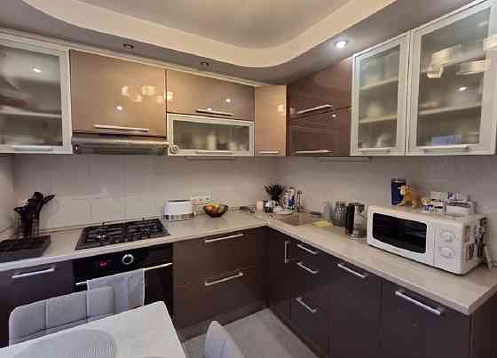 Продаж Квартира 3-кімнатна, 5/9 поверх на улица Милютенко, д.9 Kiev