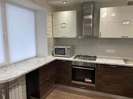 Оренда Квартира 3-кімнатна, 9/9 поверх на ул. Рыбальская, 7 Киев